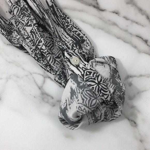 Mystree Green Geo Button Front Shirt Roll Tab - Picture 11 of 11